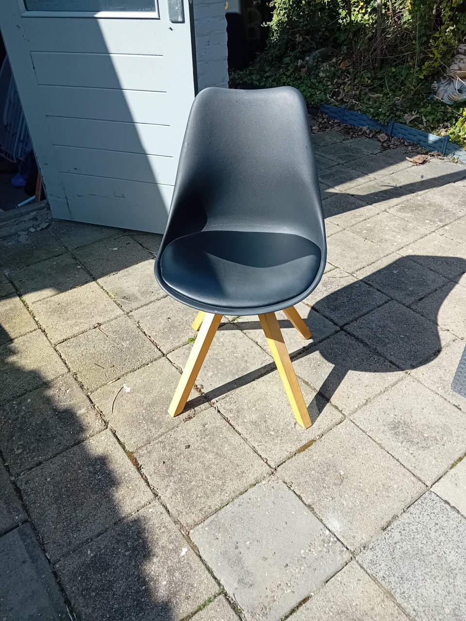 4 Zwarte eettafelstoelen