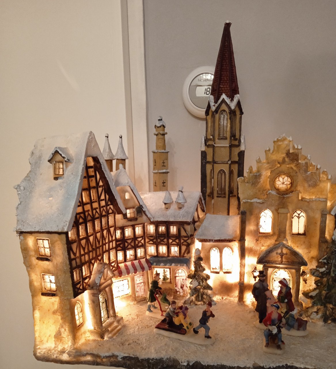 Prachtig kerstdorp met verlichting