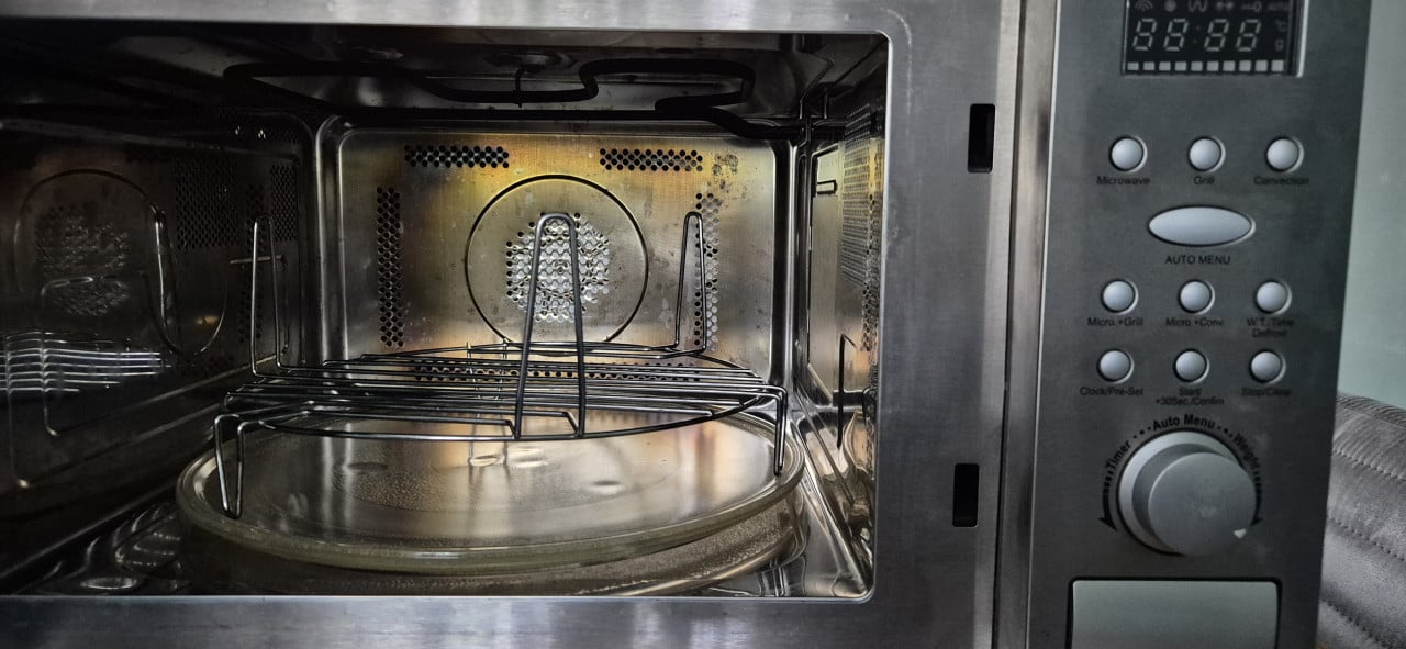 Combi magnetron/oven