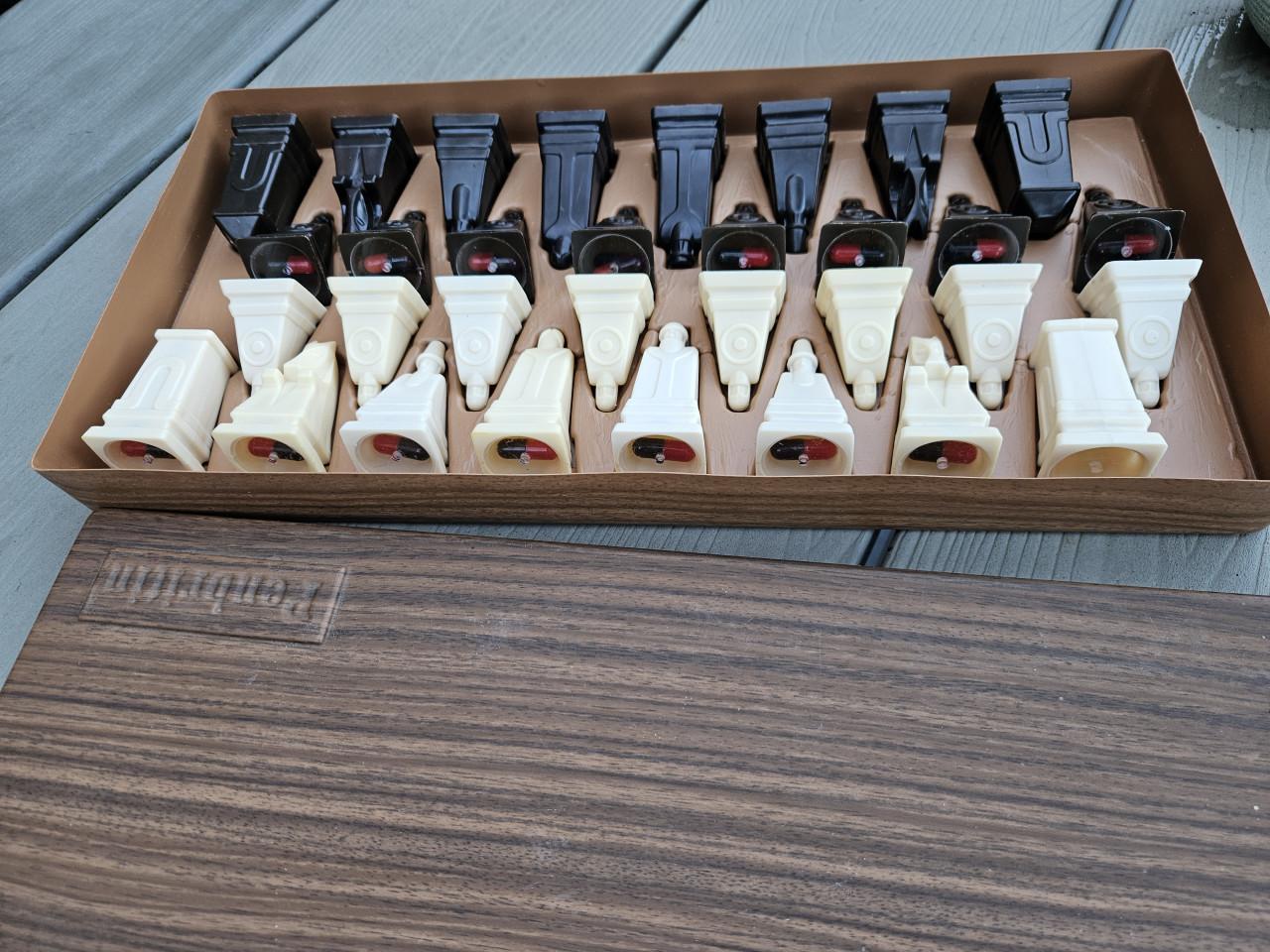 “Uniek Vintage Farmaceutisch Schaakspel Peter Ganine Gotisch