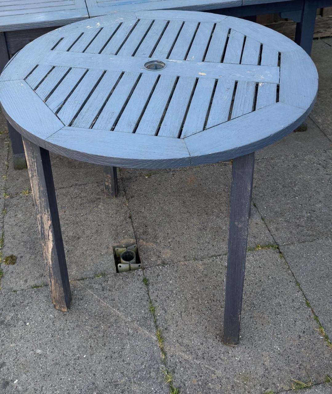 Grote tafel + ronde tafel GRATIS OPHALEN