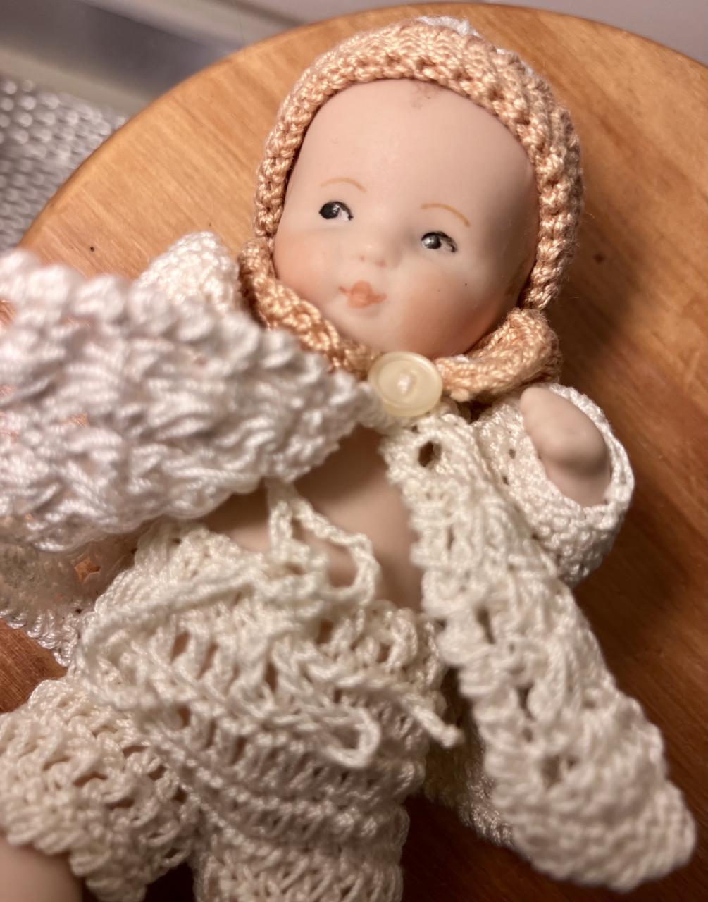 Porseleinen baby meisje