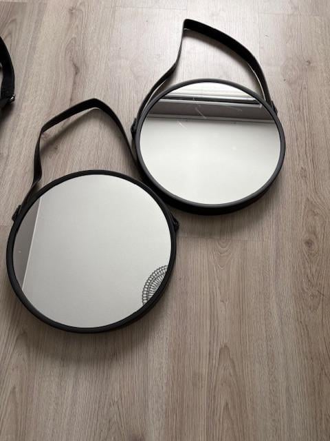 Te koop 2x spiegels
