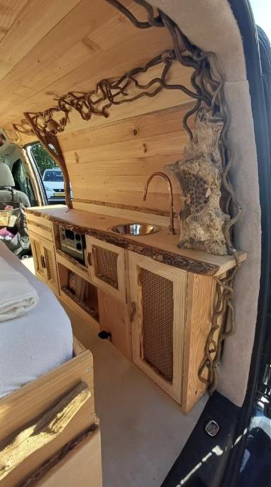 Als nieuwe Microcamper Volkswagen Caddy Maxi 2.0 TDi, Jaar APK en beurt