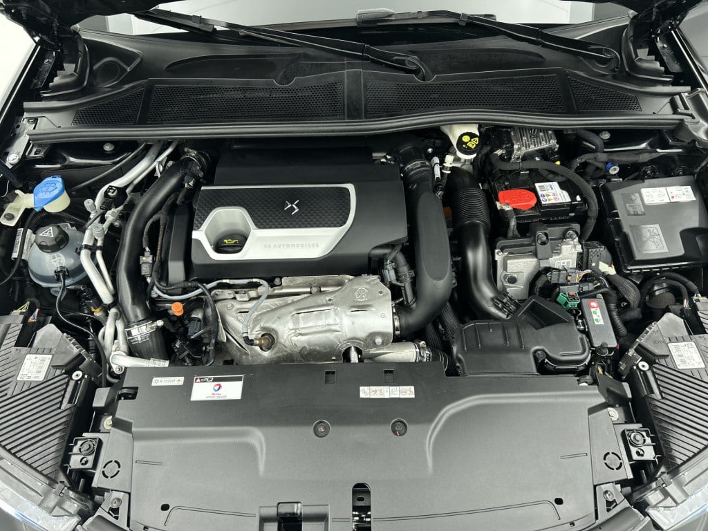 Ds Ds 4 e-tense performance line+ | rijklaar | trekhaak achter |