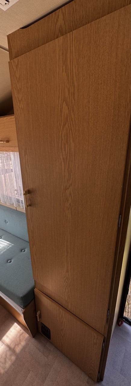 Mooie Retro Kip caravan 1988 met 2 zitjes en luifel