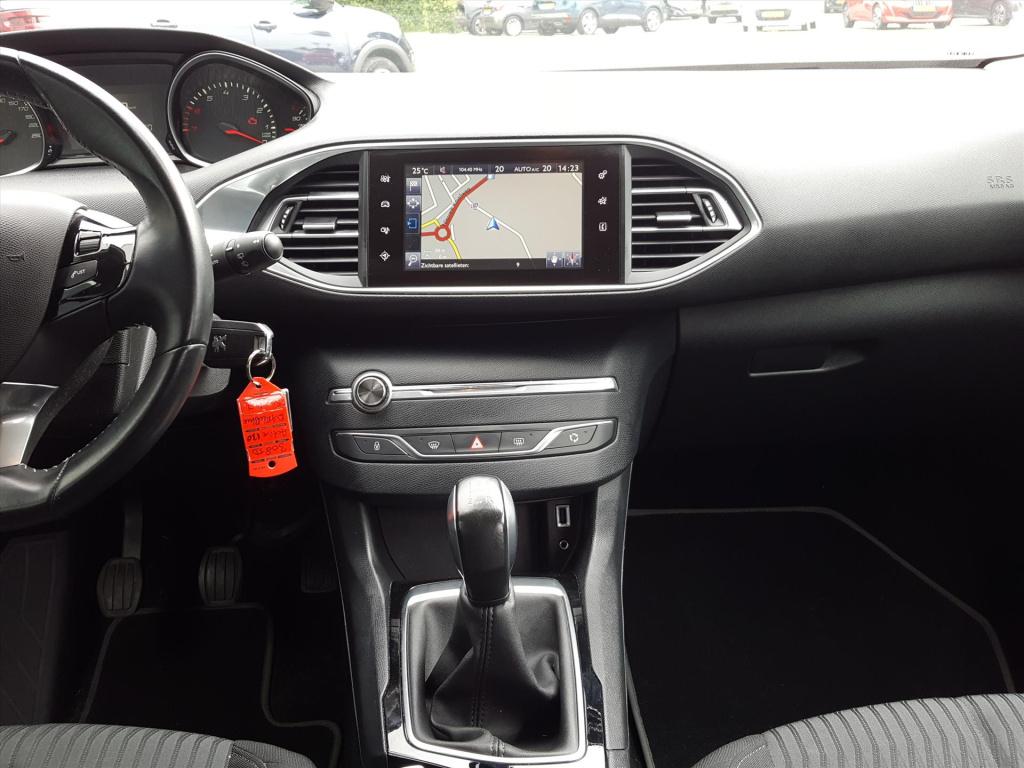 Peugeot 308 1.2 e-thp 110pk blue lease premium | navigatie | bt | cruise & 