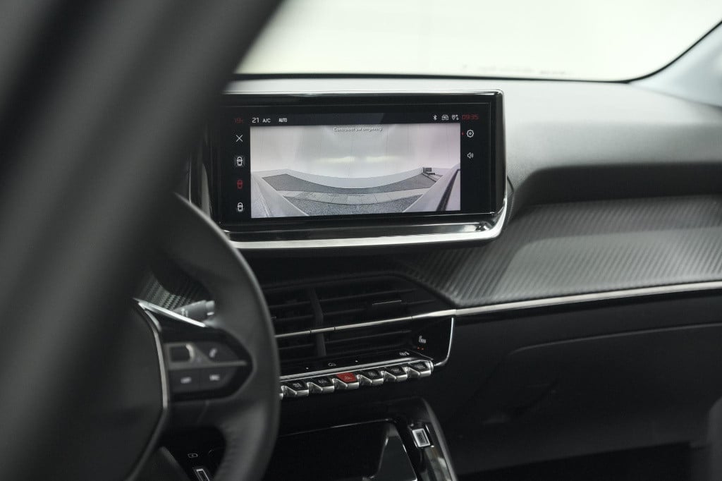 Peugeot 208 puretech 100 allure | 360 camera | stoelverwarming | dodehoekde