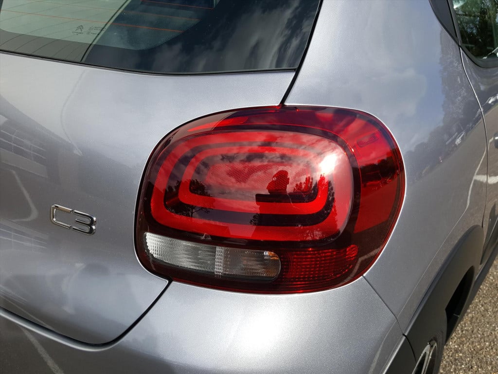 Citroen C3 1.2 puretech 83pk s&s plus navigatie | apple carplay & android a