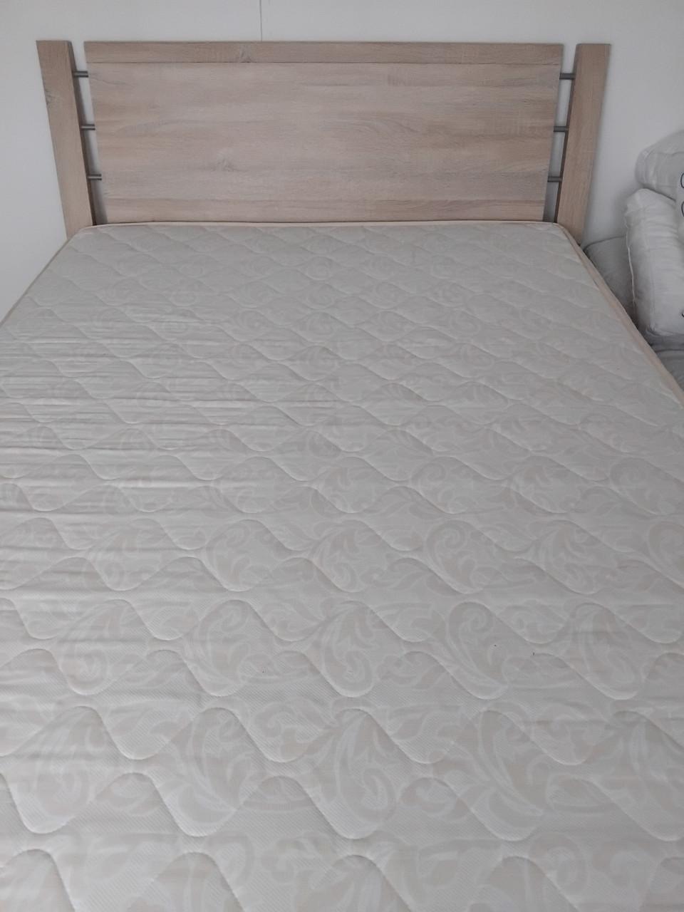 Bed met matras