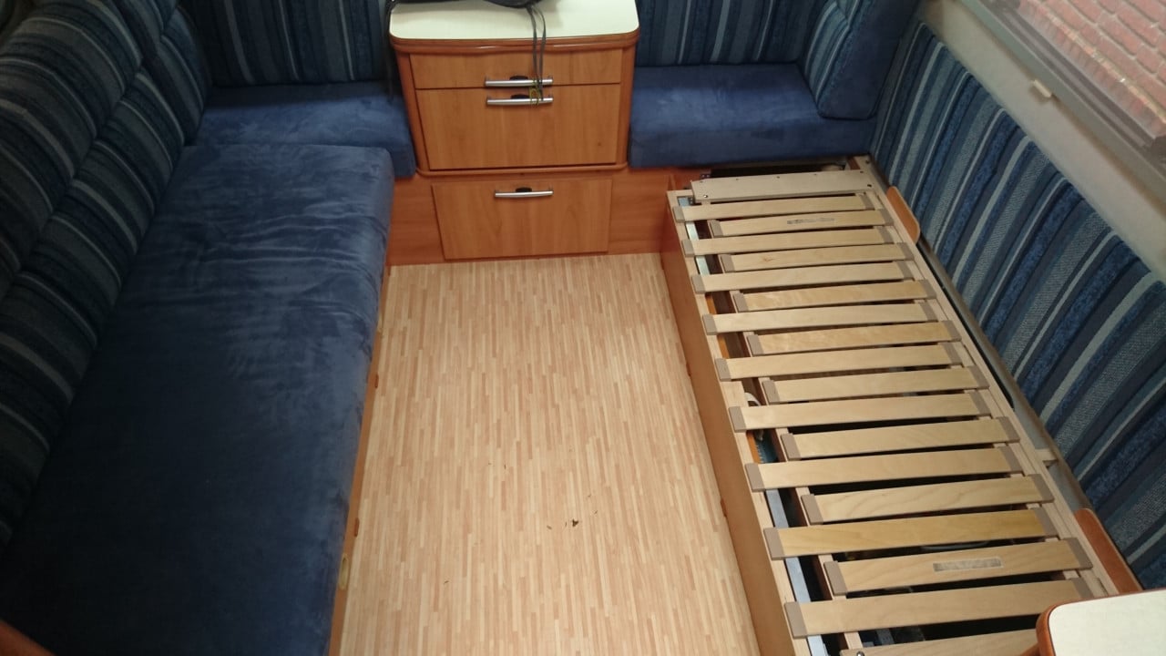 Eriba Nova 390 Truma Mover, Thule Fietsenrek, Vaste Omnistor luifel