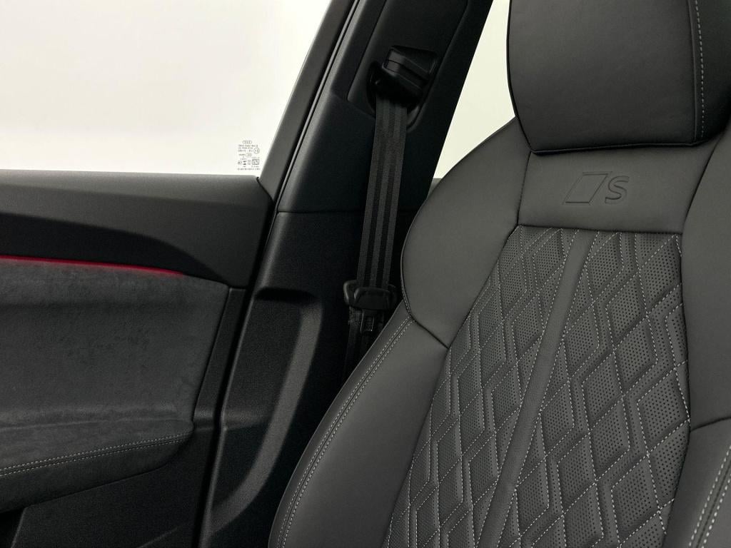 Audi Q5 s edition competition e-hybrid 270 kw / 367 pk suv