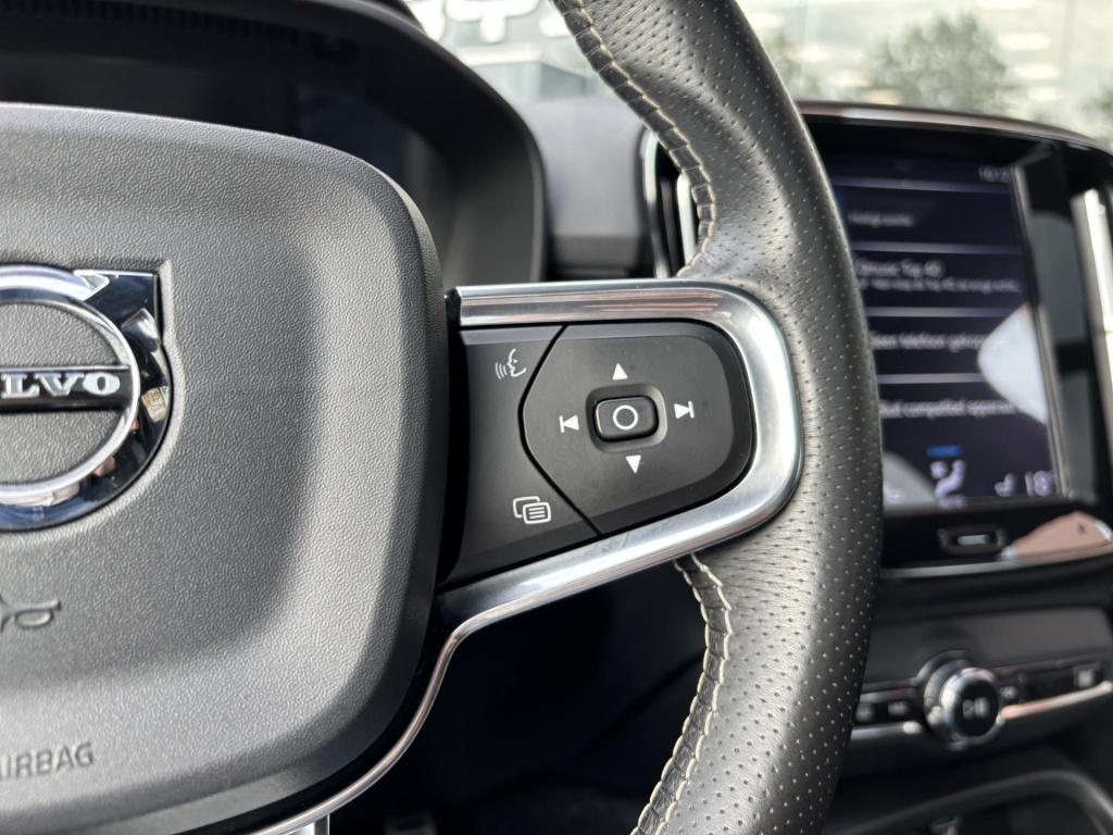 Volvo XC40 2.0 t4 r-design