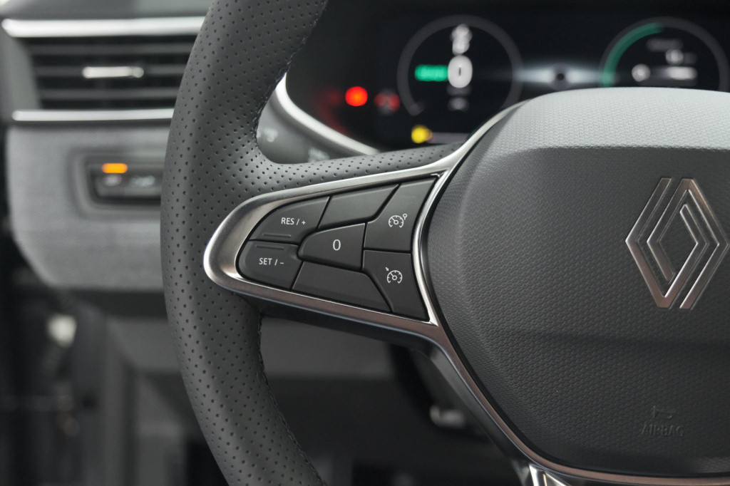Renault Clio 1.6 e-tech full hybrid 145 techno | 360 camera | bose audio | 