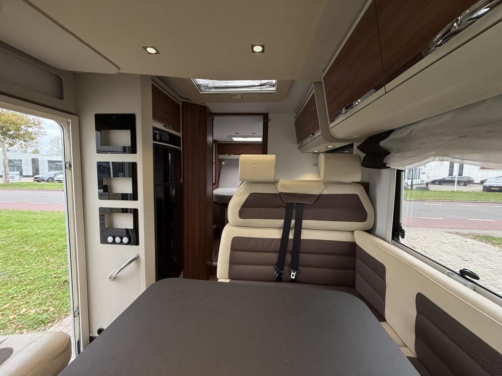 Adria Onbekend matrix m 670 sc