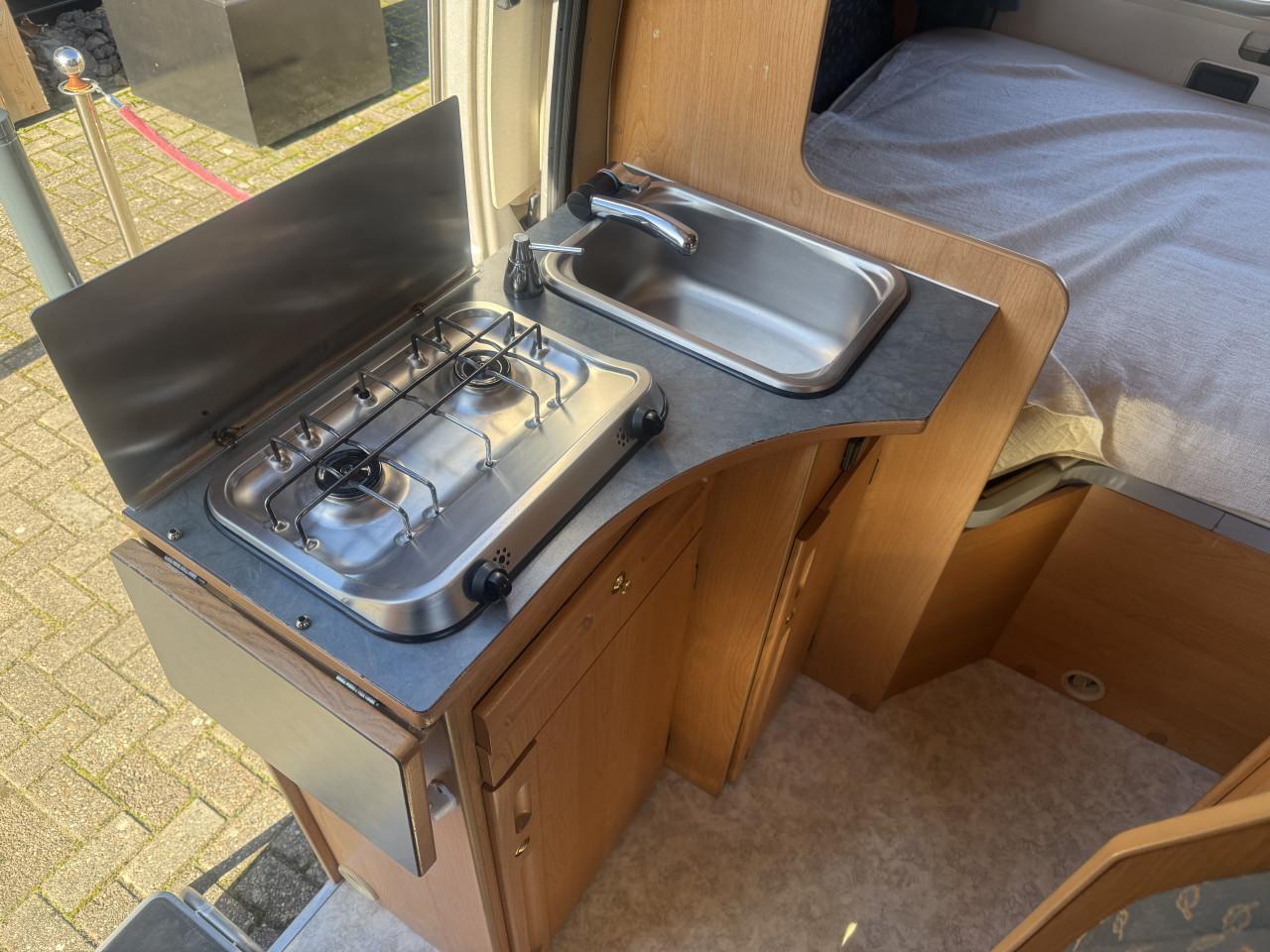 Adria 2Win ( zeer leuke starters buscamper, nieuw APK )meeneemprijs !!!