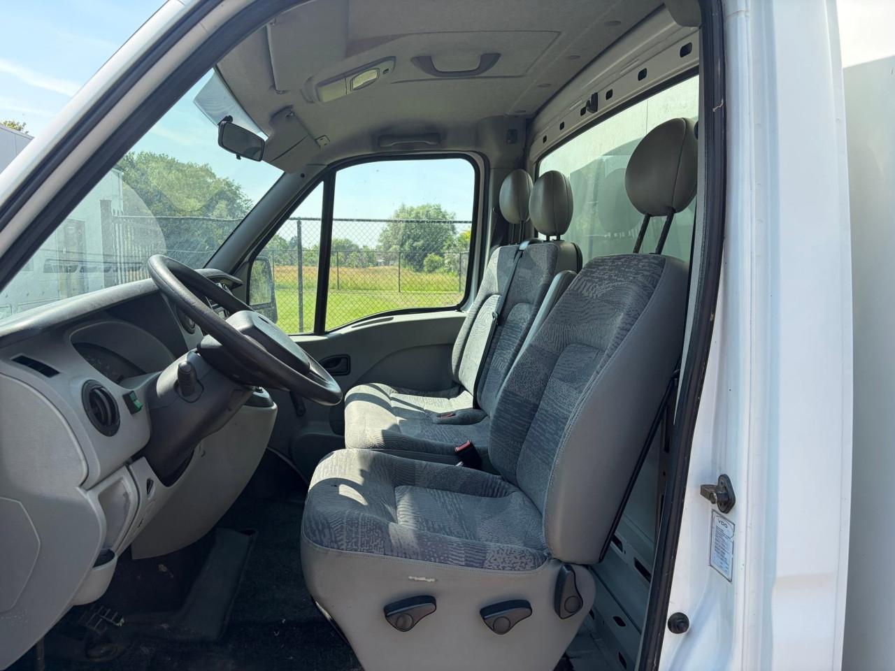 Renault Master T35 2.5dCi L2H1 Automaat bakwagen