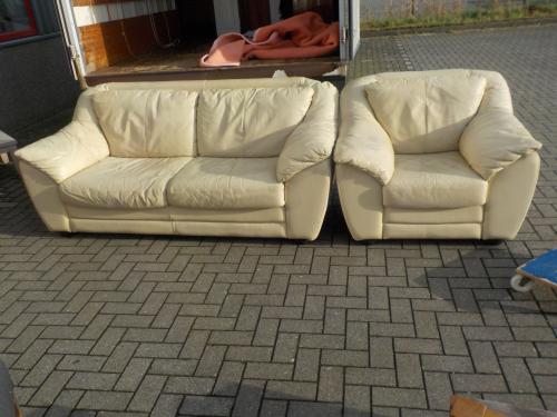 Mooie kwaliteit leren 2 + 1 zits in goede staat  OPRUIMPRIJS 95 euro