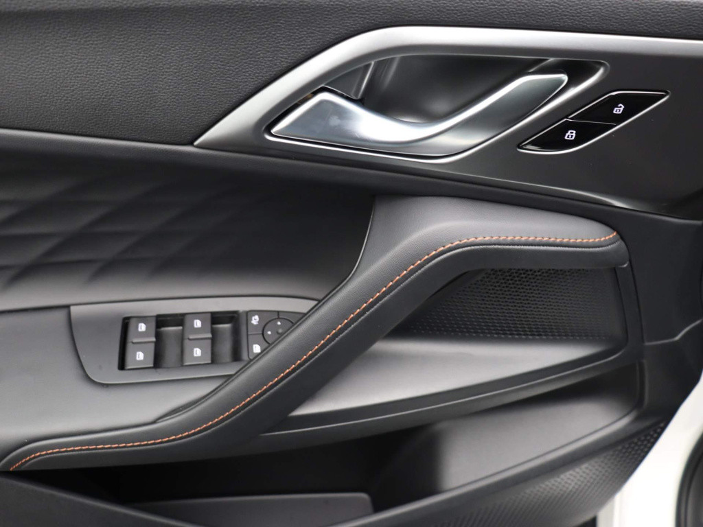 MG Hs 1.5 luxury | gratis upgrade | nieuw te bestellen | leder | 360 cam | 
