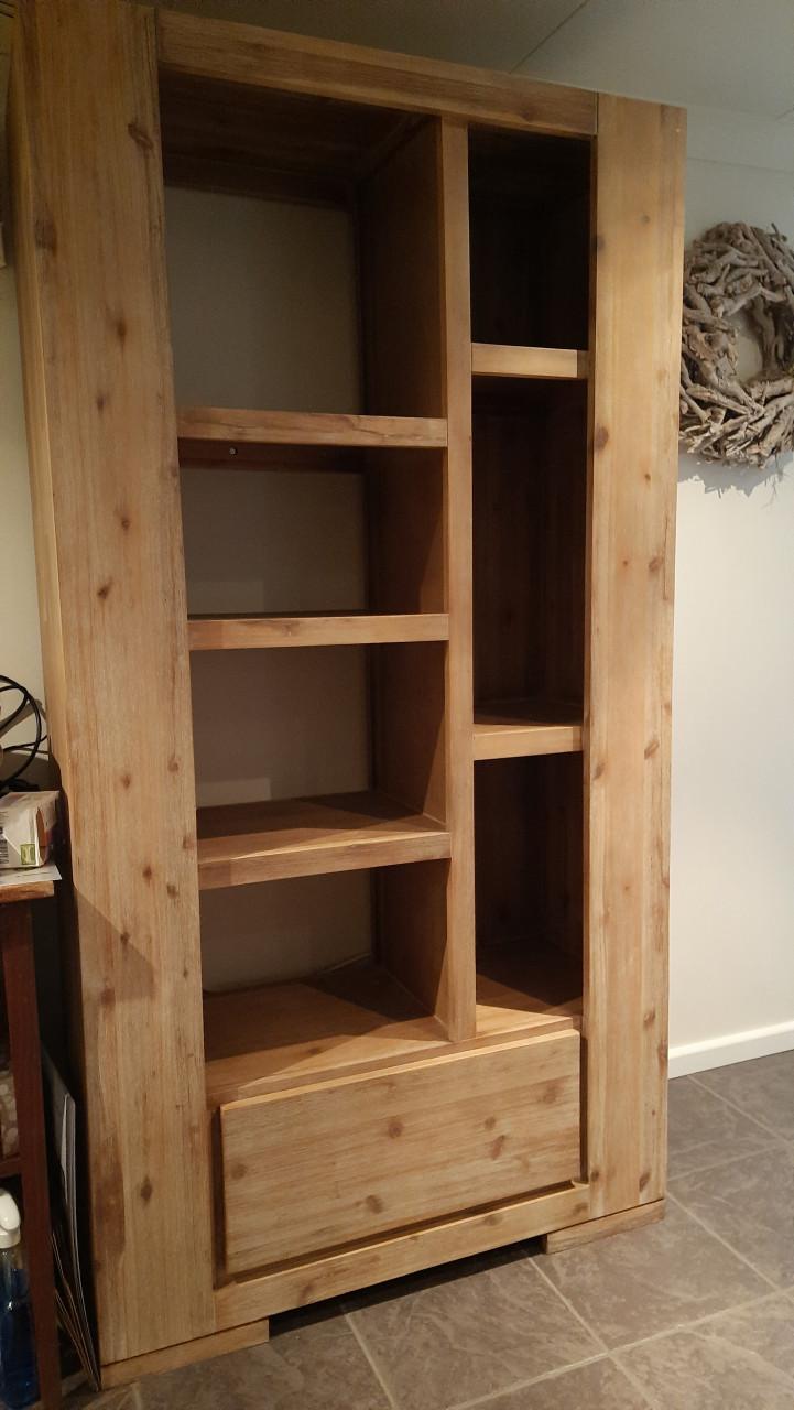 Massief houten boekenkast