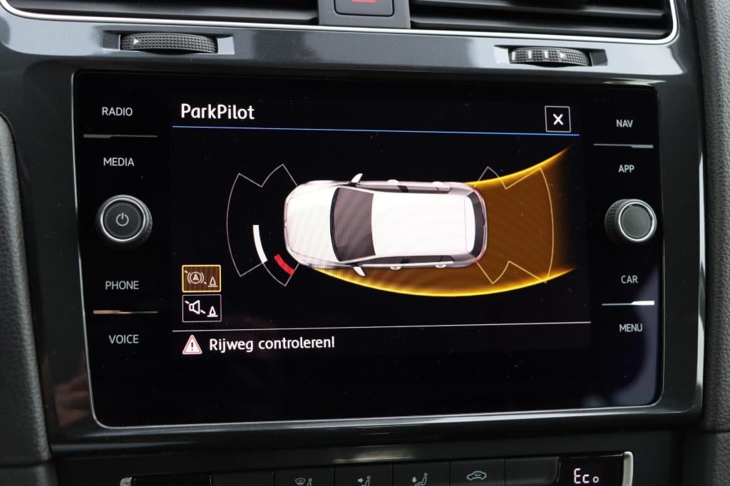 Volkswagen E-golf e-edition | soh 94,3% | navigatie | parkeersensoren | dri