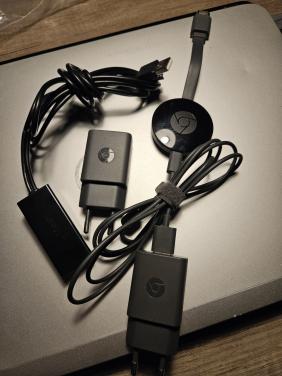 Zgan Google chromecast plus Ethernet adapter zeer nette staat