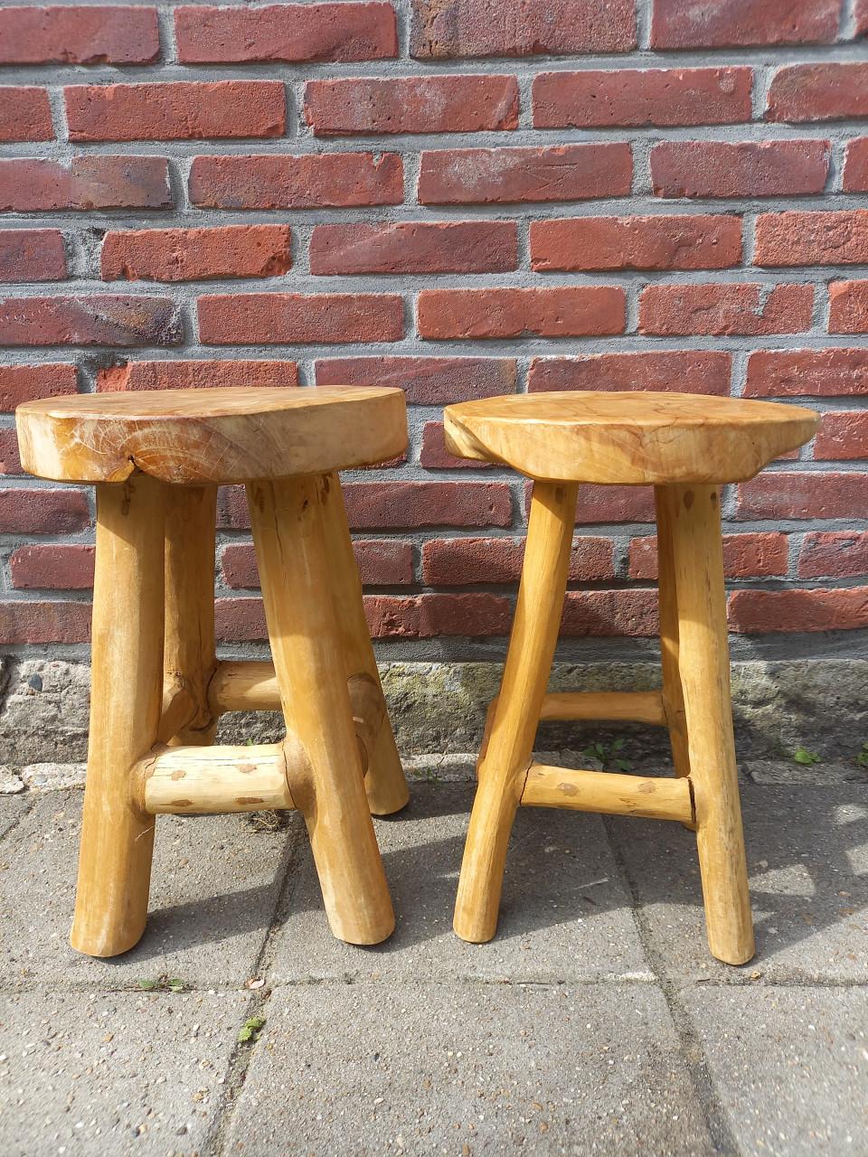 Houten krukjes