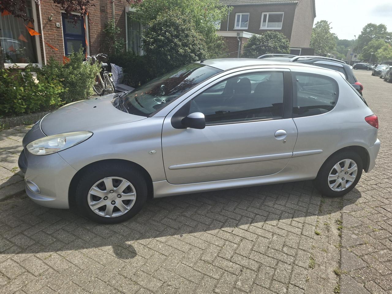 Peugeot 206+