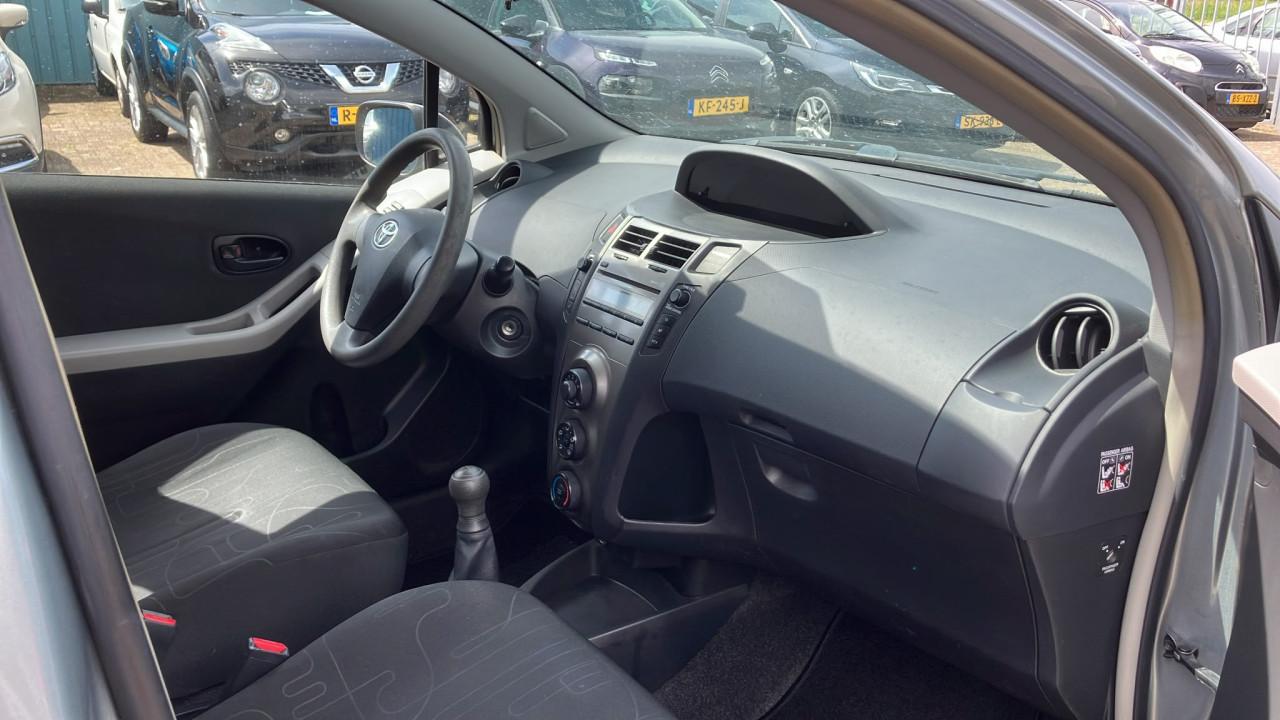 Toyota yaris 1.0 vwti acces 5 deurs airco