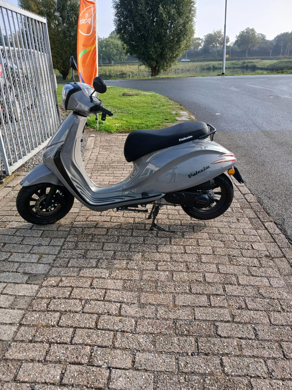Showroommodel scooter La Souris kilometerstand 500