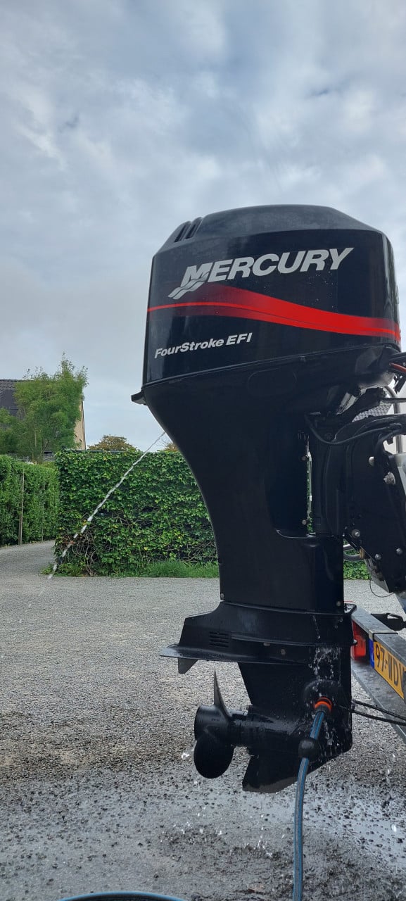 QuickSilver Commander 500 met 4takt 50 pk mercury buitenboord motor