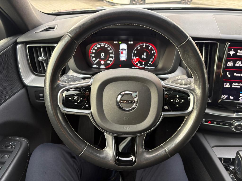 Volvo XC60 2.0 b4 r-design