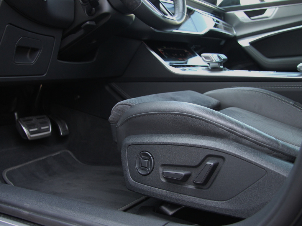 Audi A6 avant 55tfsi e hybrid 367pk quattro competition s-line | pano dak |