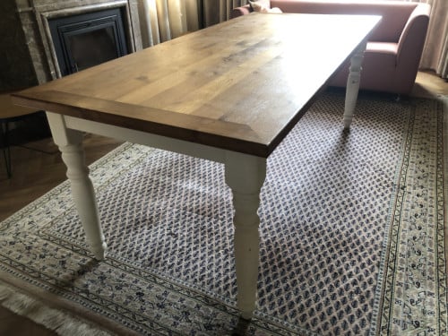 Eetkamertafel