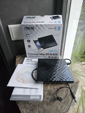 Nieuwe Asus. ASUS SDRW-08D2S-U Externer 8-Fach Slim Dvd Brenner Cyberlk