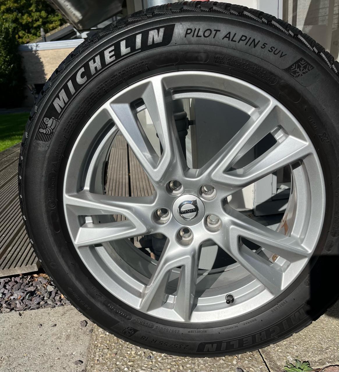 Winterbanden met velgen Volvo
