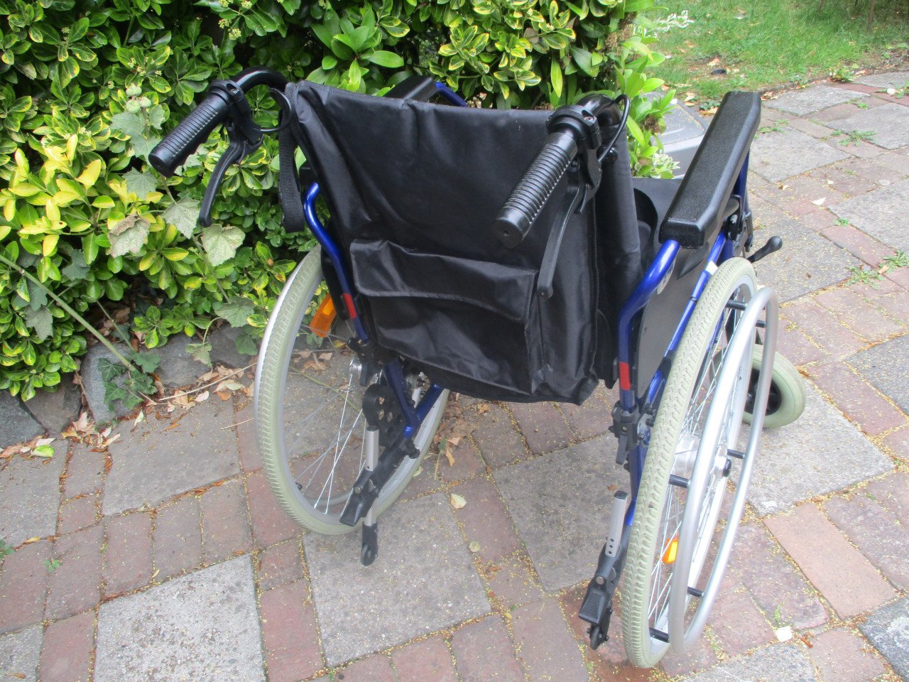 Rolstoel van hoge kwaliteit met trommel remmen te koop
