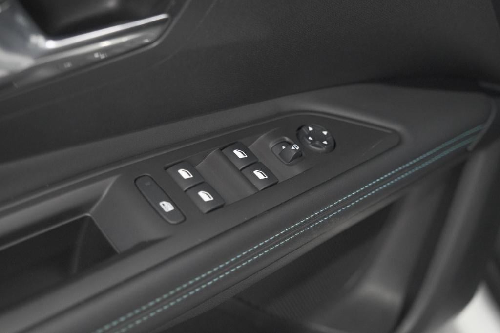 Peugeot 3008 1.6 hybrid 225 blue lease allure | camera | dodehoekdetectie |