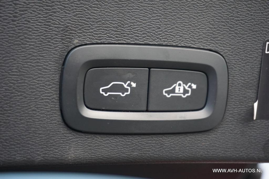 Volvo XC40 1.5 t2 r-design