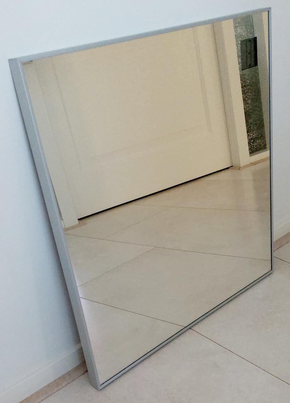 Badkamerspiegel met tijd en datum