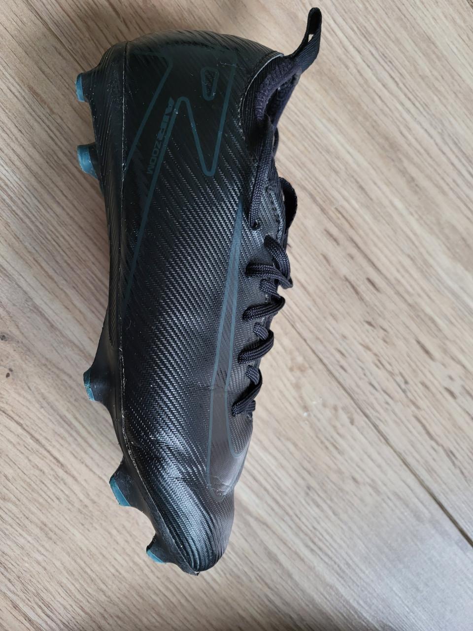 Voetbalschoenen - Nike - maat 33