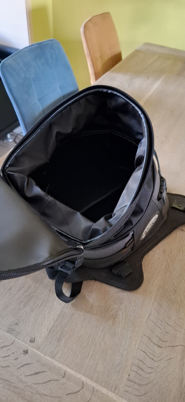 Tanktas enduro merk Tuarec