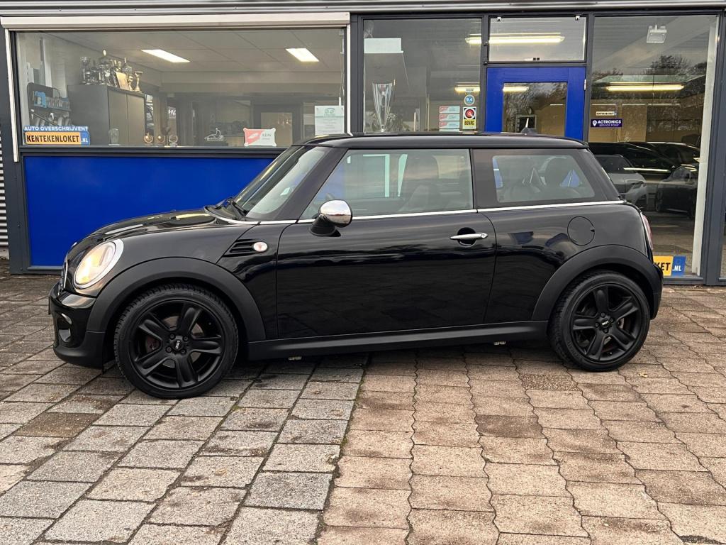 Mini Cooper mini 1.6 10 years ii, navigatie, leer, lm velgen enz...