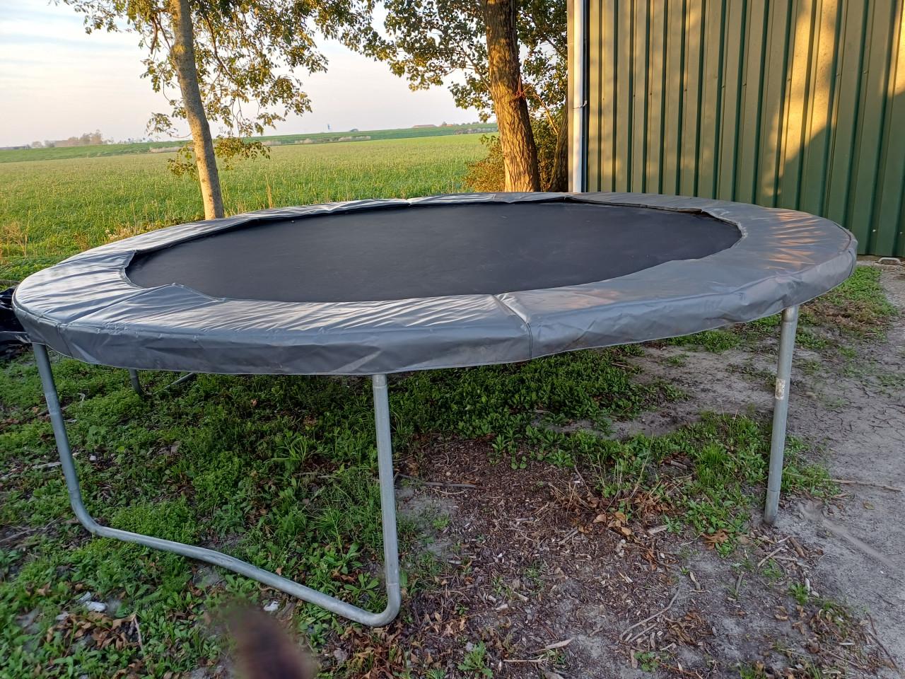 Trampoline
