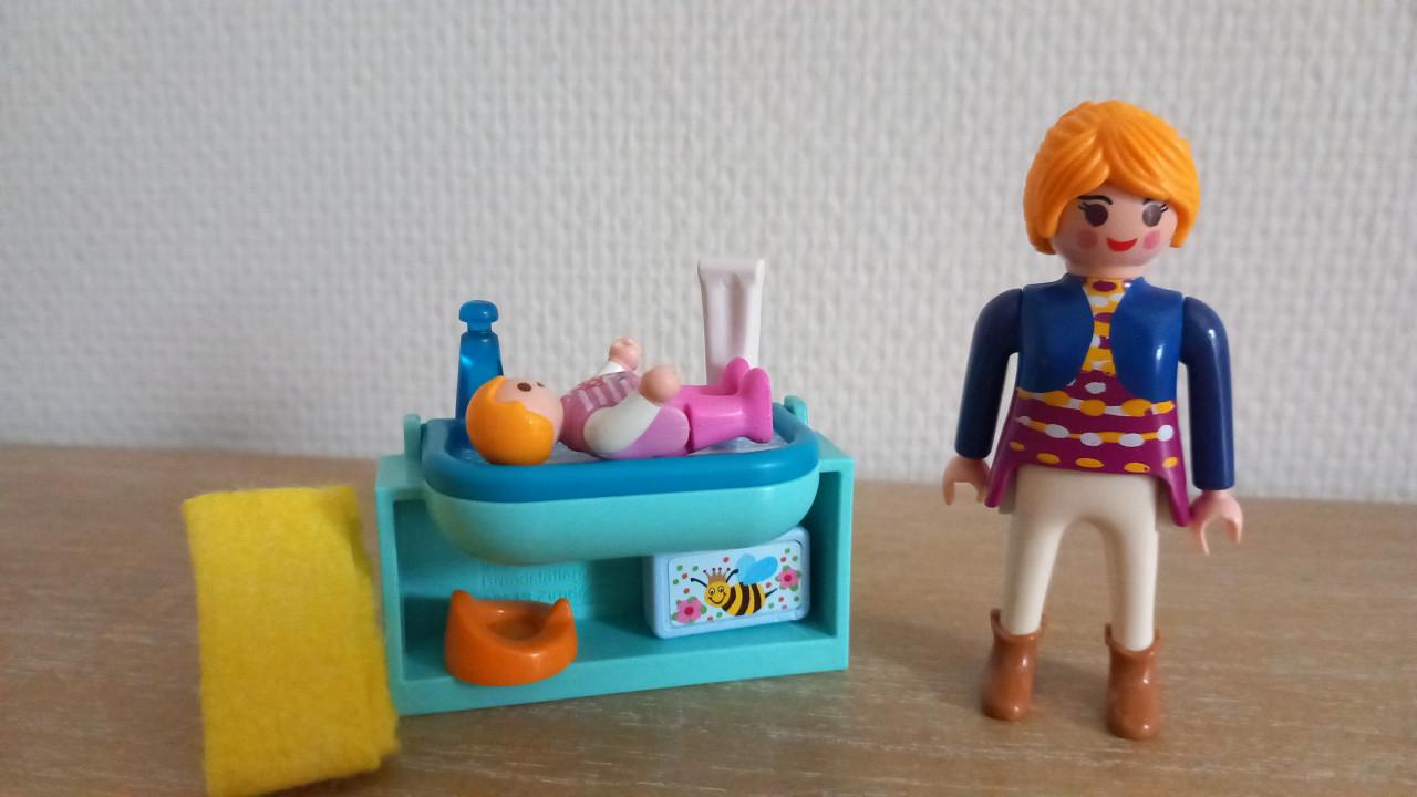 Playmobil mama met baby op aankleedkussen setnr 5368