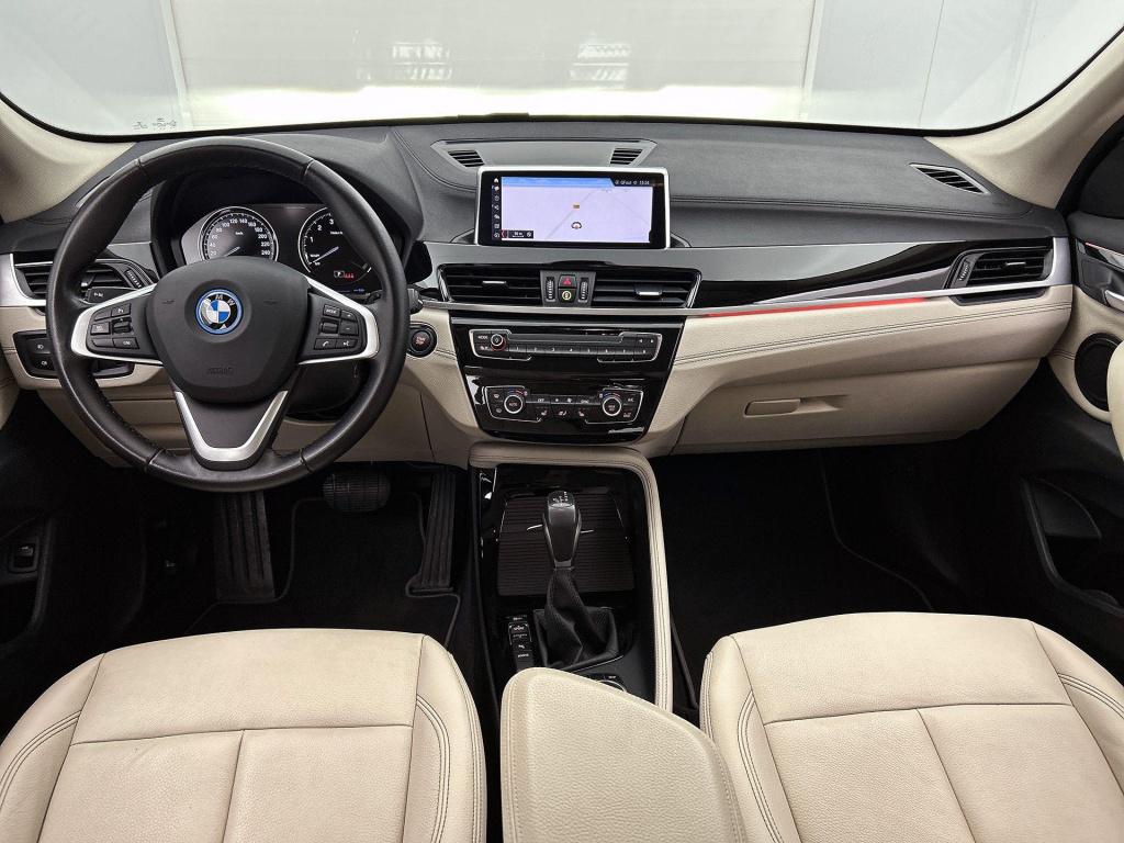 BMW X1 xdrive25e high executive | automaat | leder | parkeer sensoren | nav