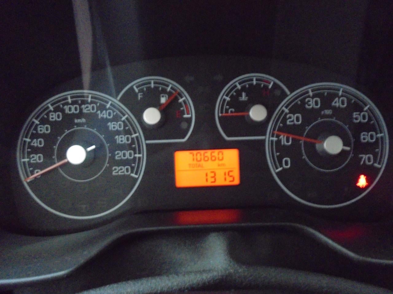 Grande Punto 1.2 – 16V Active slechts 70.660 Km !!! met N.A.P Apk.Mei 2027