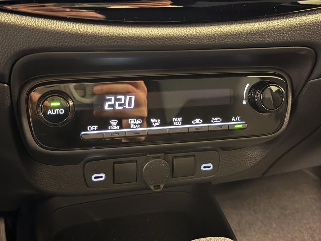 Toyota Aygo X hybrid 115 play