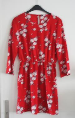 Rode jurk met bloemetjes print maat m-38