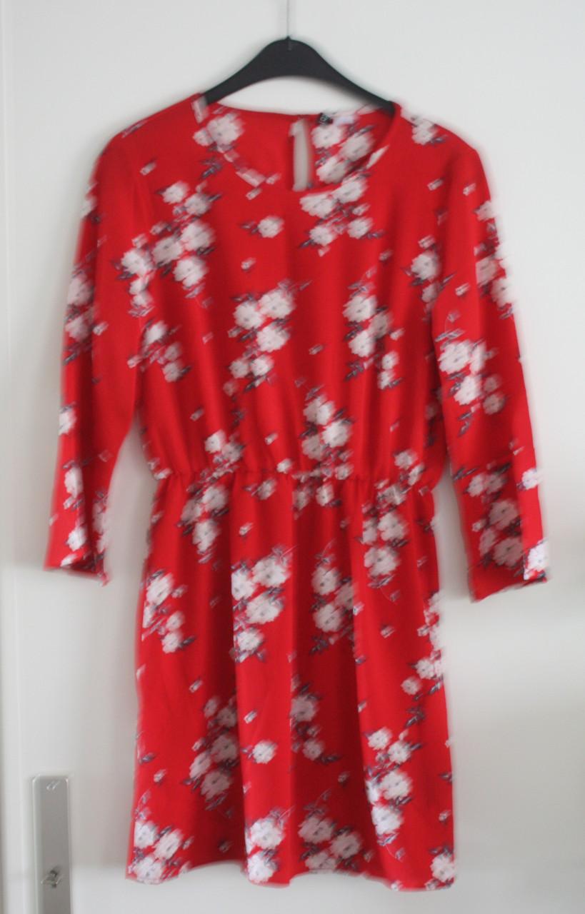 Rode jurk met bloemetjes print maat m-38